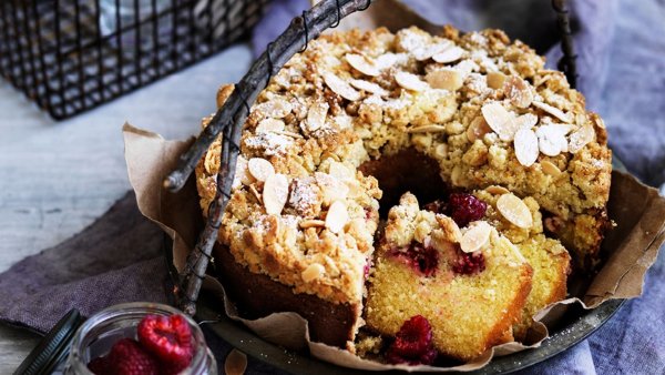 raspberry crumble cake