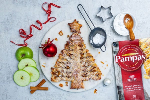 Pampas Pastry Christmas Tree