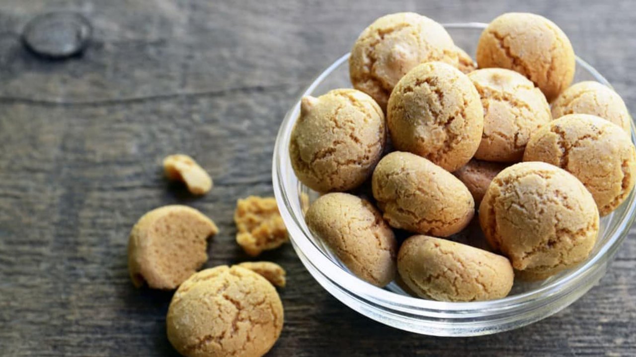 Amaretti Biscuits