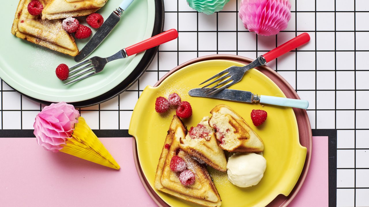 Choc Berry Jaffle Cakes