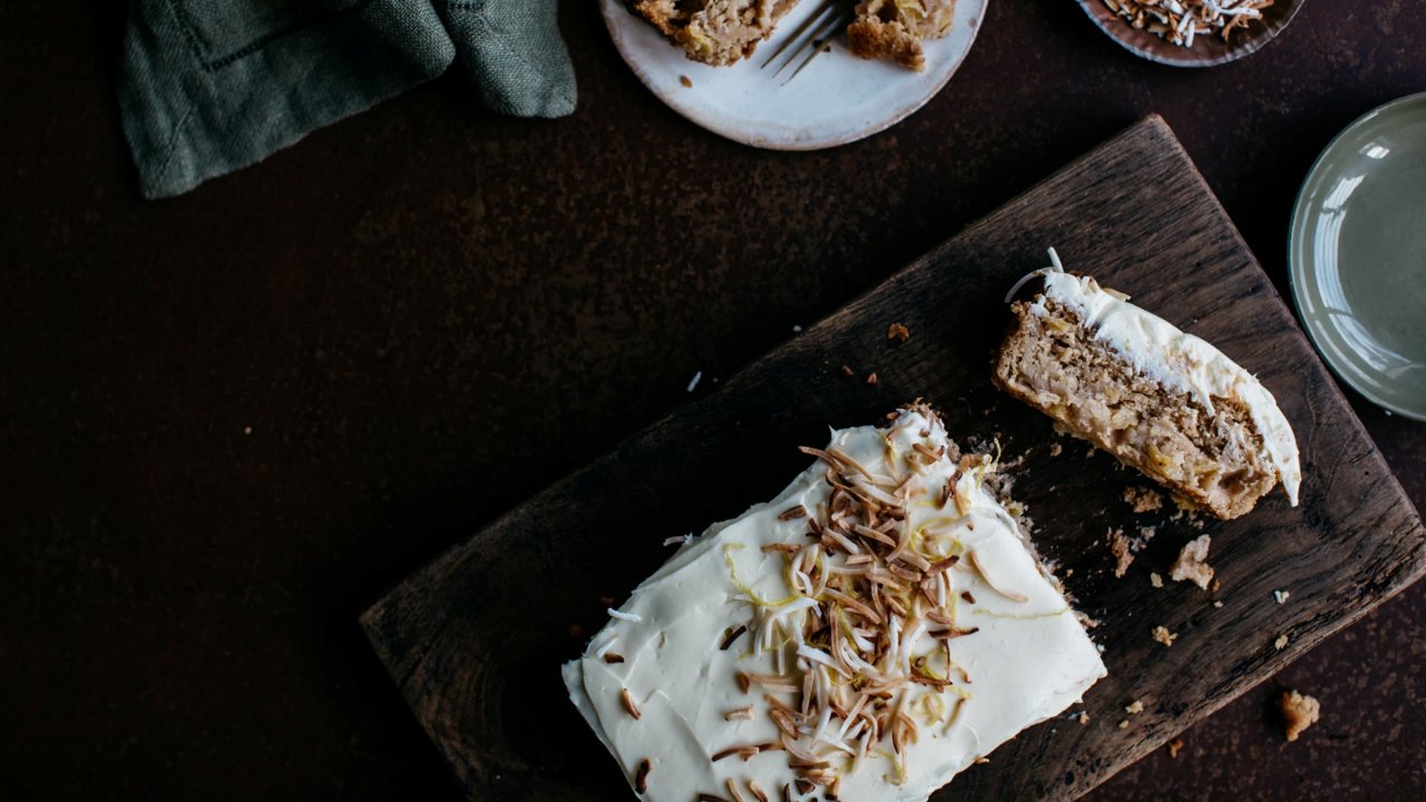 Hummingbird Cake 