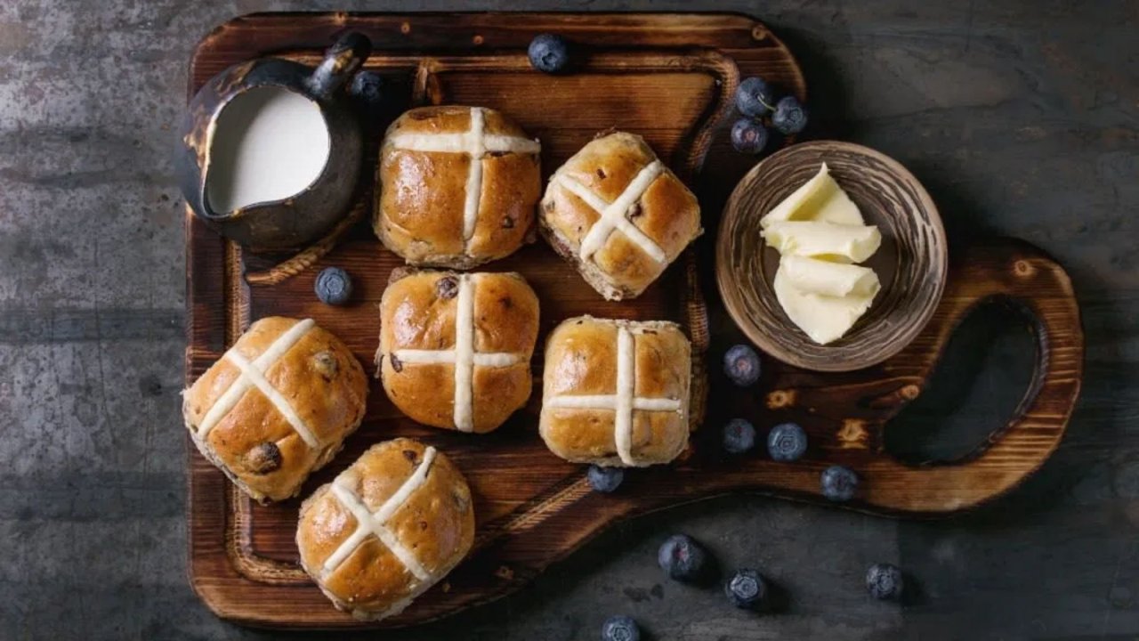 hot cross buns