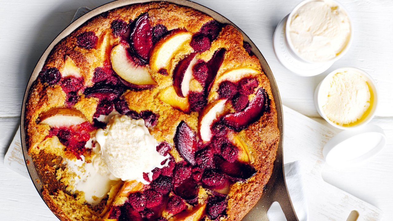 Fruit topped skillet cake