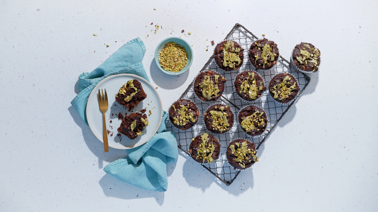 Pistachio and Chocolate Muffins