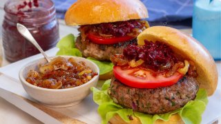 Beef Burger with Caramelised Onion