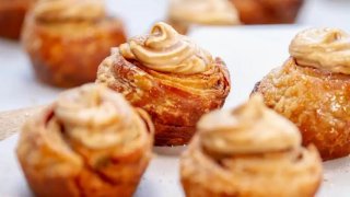 tiramisu cruffins