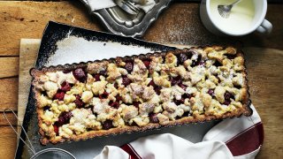 Raspberry & Almond Crumble Tart
