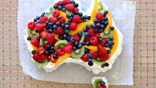 aussie shaped pavlova